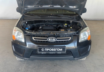Подержанный автомобиль Kia Sportage 2010 года (9 фото)