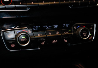 Подержанный автомобиль BMW X1 2018 года (11 фото)