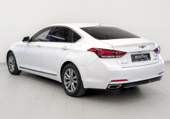 Подержанный автомобиль Genesis G80 2017 года (7 фото)