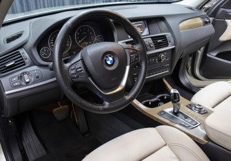 Подержанный автомобиль BMW X3 2012 года (16 фото)
