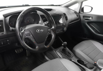 Подержанный автомобиль Kia Cerato Sedan 2014 года (7 фото)