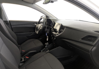 Подержанный автомобиль Hyundai Solaris Sedan 2021 года (11 фото)