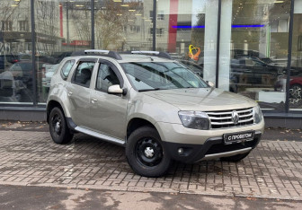 Подержанный автомобиль Renault Duster 2013 года (3 фото)