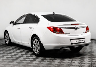Подержанный автомобиль Opel Insignia Sedan 2010 года (7 фото)