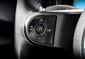 Подержанный автомобиль MINI Hatch 2021 года (26 фото)