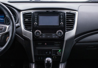 Подержанный автомобиль Mitsubishi L200 2019 года (12 фото)