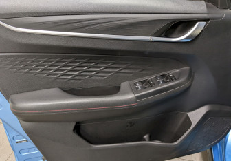 Подержанный автомобиль LIVAN X3Pro 2023 года (11 фото)