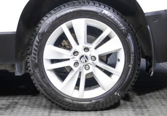 Подержанный автомобиль Skoda Karoq 2020 года (22 фото)