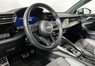 Подержанный автомобиль Audi S3 Hatchback 2020 года (13 фото)