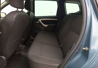 Подержанный автомобиль Nissan Terrano 2017 года (11 фото)