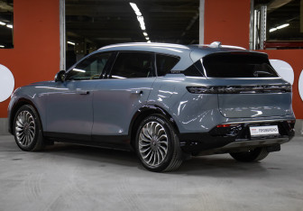 Подержанный автомобиль Voyah Free 2022 года (7 фото)