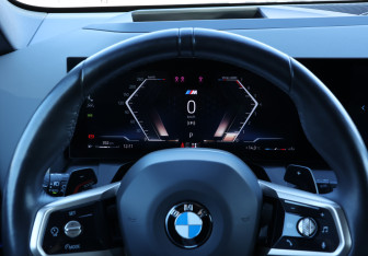 Подержанный автомобиль BMW X3 2025 года (11 фото)