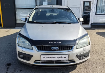 Подержанный автомобиль Ford Focus Sedan 2005 года (2 фото)