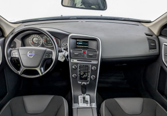Подержанный автомобиль Volvo XC60 2012 года (14 фото)