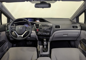 Подержанный автомобиль Honda Civic Sedan 2013 года (14 фото)