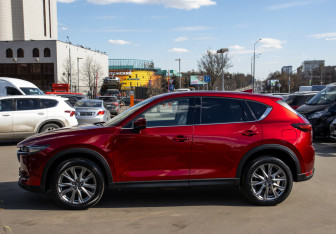 Подержанный автомобиль Mazda CX-5 2021 года (6 фото)