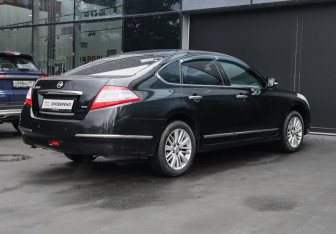 Подержанный автомобиль Nissan Teana 2011 года (4 фото)