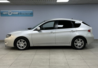 Подержанный автомобиль Subaru Impreza Hatchback 2008 года (8 фото)