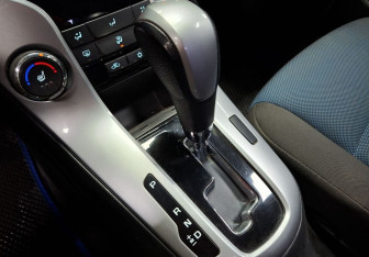 Подержанный автомобиль Chevrolet Cruze Sedan 2013 года (14 фото)