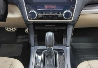 Подержанный автомобиль Subaru Legacy Sedan 2018 года (15 фото)