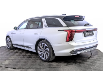 Подержанный автомобиль Hongqi E-HS9 2023 года (7 фото)