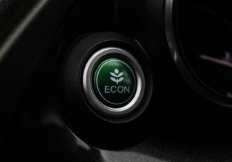 Подержанный автомобиль Honda Civic Wagon 2015 года (17 фото)