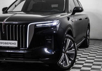 Подержанный автомобиль Hongqi E-HS9 2021 года (19 фото)