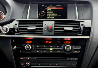 Подержанный автомобиль BMW X4 2016 года (15 фото)