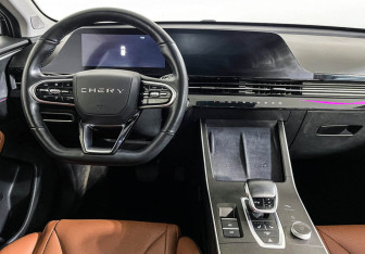 Подержанный автомобиль Omoda C5 2023 года (12 фото)