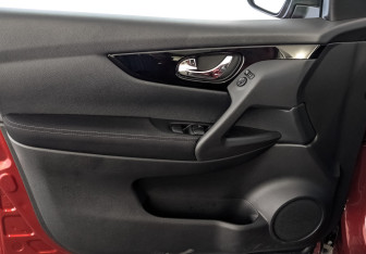 Подержанный автомобиль Nissan Qashqai 2017 года (19 фото)