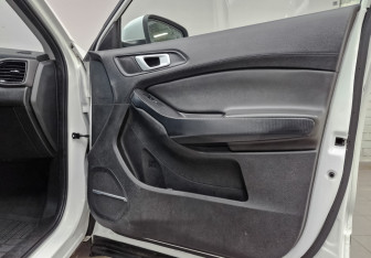 Подержанный автомобиль Chery Tiggo 4 2022 года (24 фото)