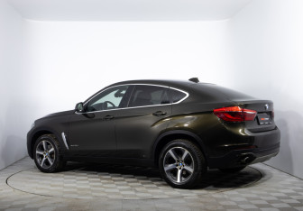 Подержанный автомобиль BMW X6 2015 года (7 фото)
