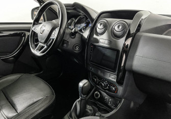 Подержанный автомобиль Renault Duster 2020 года (9 фото)