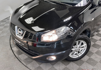 Подержанный автомобиль Nissan Qashqai 2012 года (23 фото)