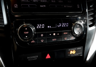 Подержанный автомобиль Mitsubishi Pajero Sport 2018 года (26 фото)