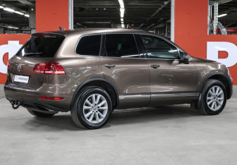 Подержанный автомобиль Volkswagen Touareg 2011 года (5 фото)