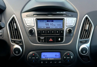 Подержанный автомобиль Hyundai ix35 2012 года (14 фото)