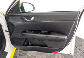 Подержанный автомобиль Kia Optima Sedan 2020 года (25 фото)