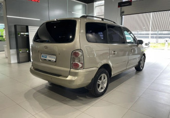 Подержанный автомобиль Hyundai Trajet 2007 года (4 фото)