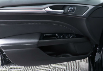 Подержанный автомобиль Ford Mondeo Sedan 2018 года (18 фото)