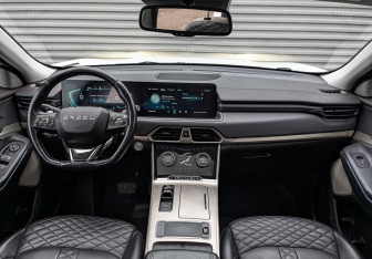 Подержанный автомобиль Exeed TXL 2022 года (14 фото)