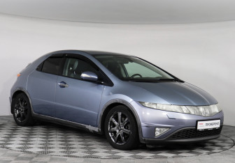 Подержанный автомобиль Honda Civic Hatchback 2008 года (2 фото)