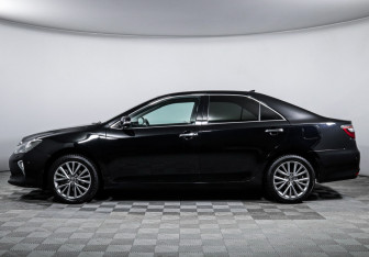 Подержанный автомобиль Toyota Camry Sedan 2017 года (8 фото)
