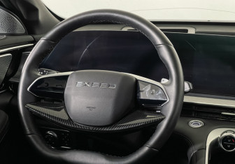 Подержанный автомобиль Exeed TXL 2023 года (14 фото)