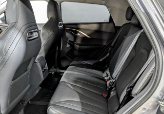 Подержанный автомобиль Omoda C5 2023 года (12 фото)