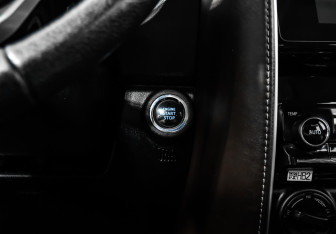 Подержанный автомобиль Toyota Fortuner 2017 года (17 фото)