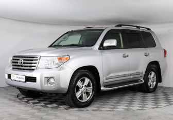 Подержанный автомобиль Toyota Land Cruiser Suv 2014 года (1 фото)