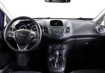 Подержанный автомобиль Ford Fiesta Hatchback 2018 года (11 фото)