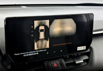 Подержанный автомобиль Toyota RAV4 2025 года (29 фото)