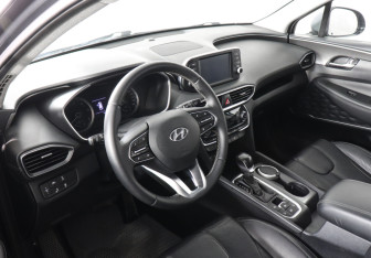 Подержанный автомобиль Hyundai Santa Fe 2019 года (9 фото)